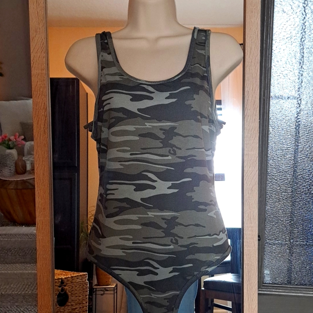 Camo bodysuit size M